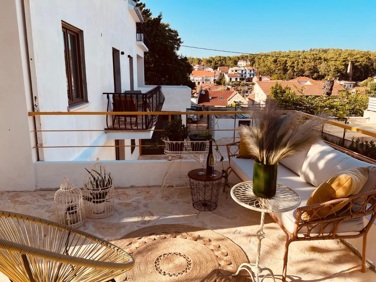B&B 366 Vrboska Buitenkant foto