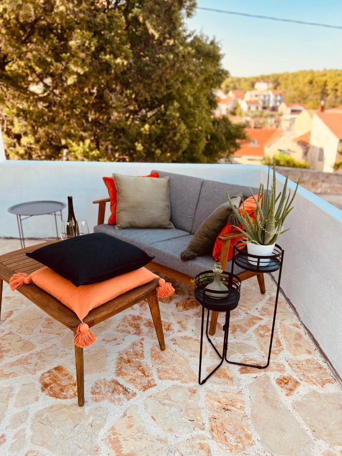 B&B 366 Vrboska Buitenkant foto