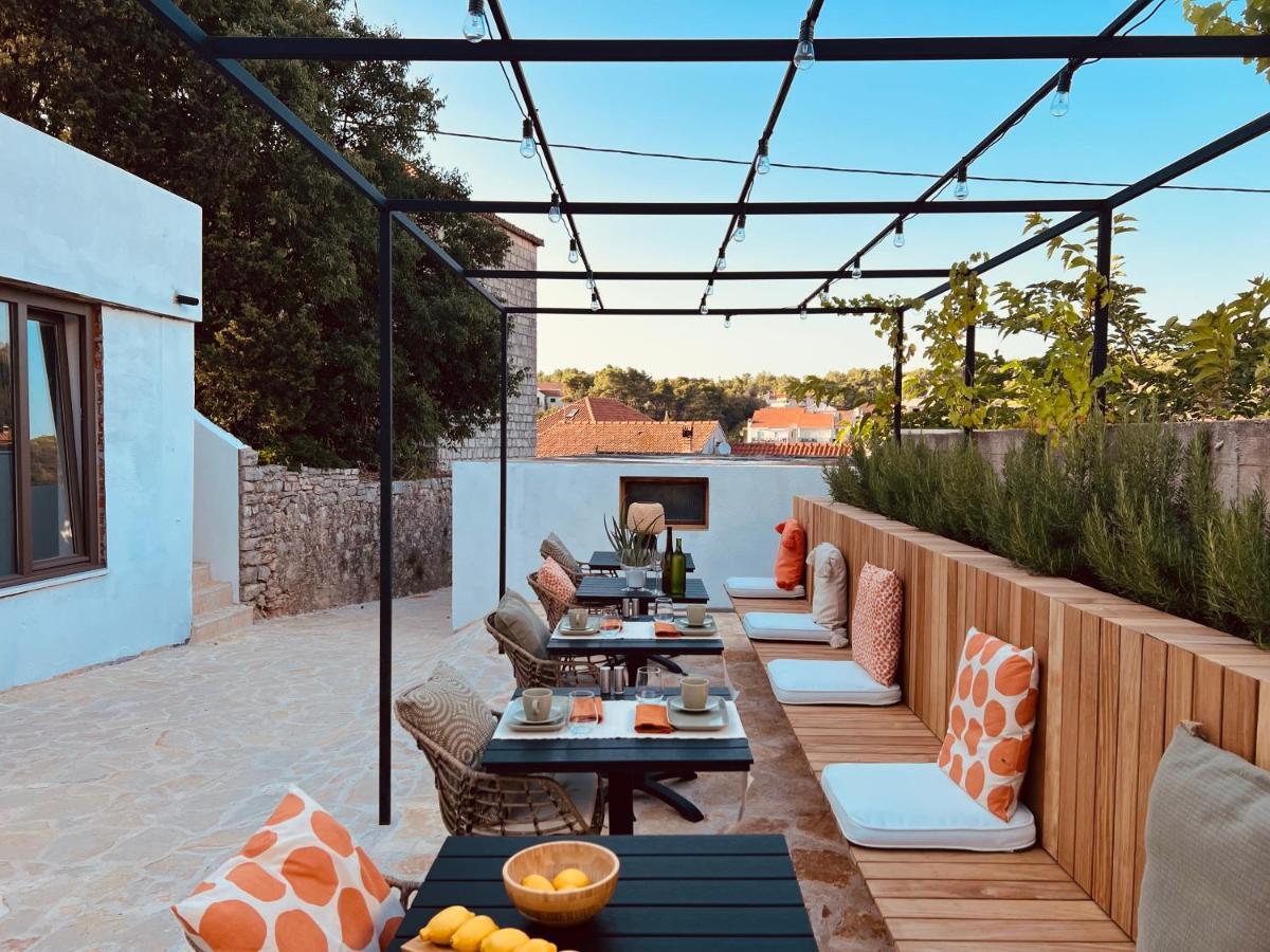 B&B 366 Vrboska Buitenkant foto