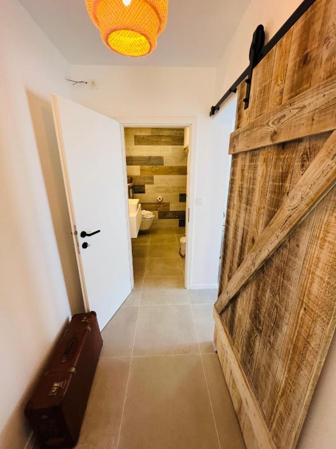 B&B 366 Vrboska Buitenkant foto