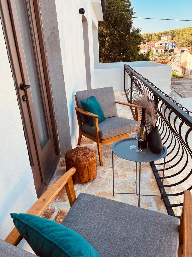 B&B 366 Vrboska Buitenkant foto